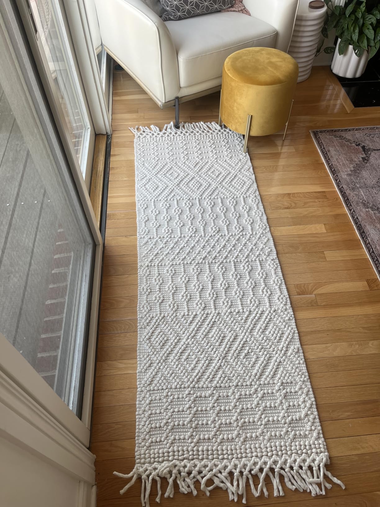 SAFAVIEH Natura Collection Area Rug - 6' x 9', Ivory, Handmade Moroccan Boho Wool Fringe (NAT852B) customer photo 1