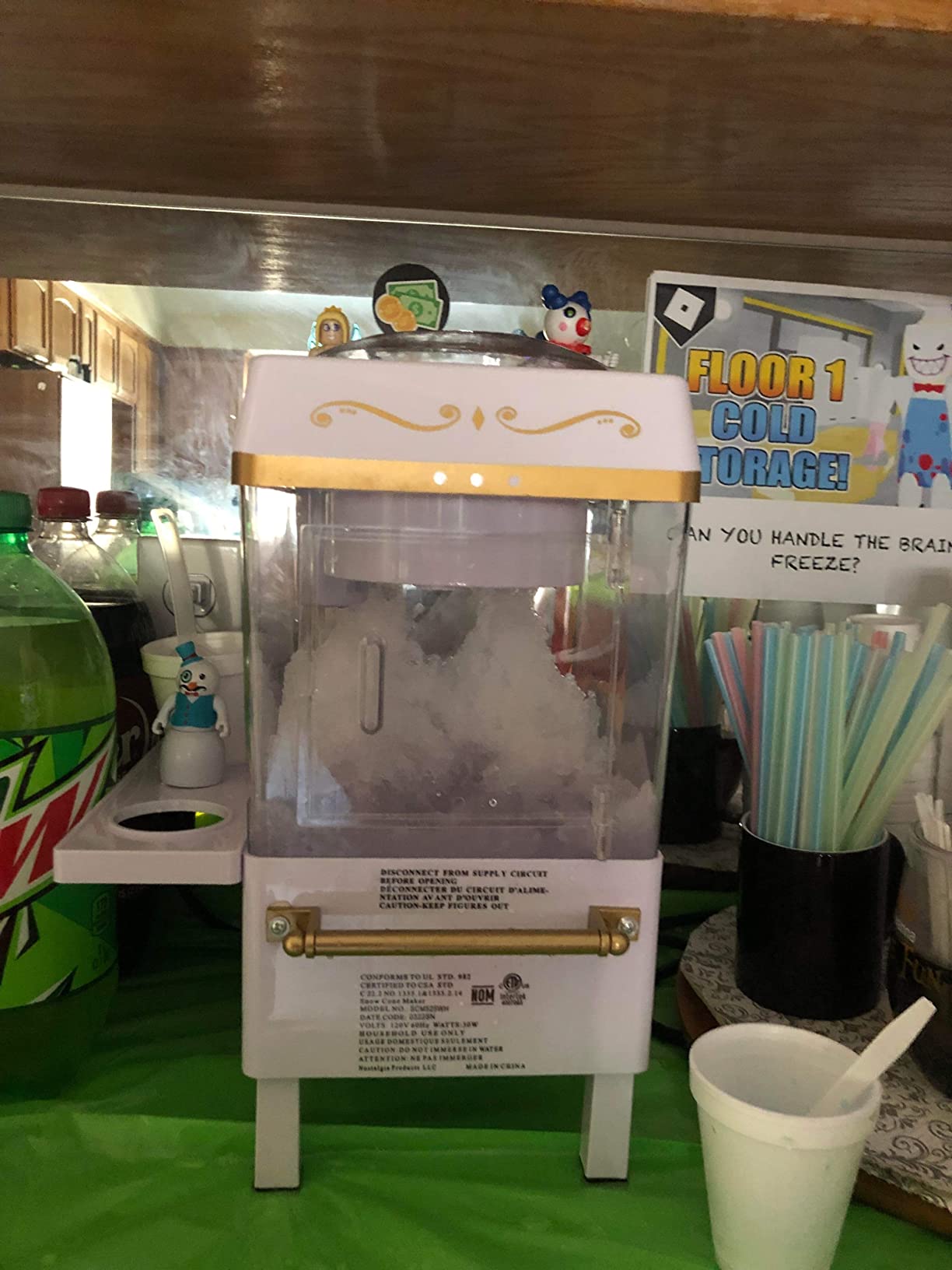 Nostalgia Vintage Snow Cone Maker (SCM525WH) customer photo 2