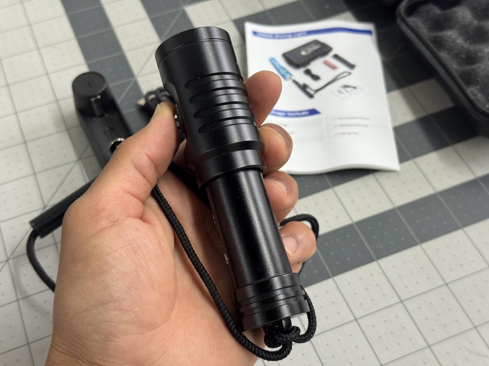 WINDFIRE Dive Light Scuba Diving Flashlight, Super Bright Rechargeable Waterproof Torch with Power Indicator, 3 Modes Underwater Lights customer photo 2