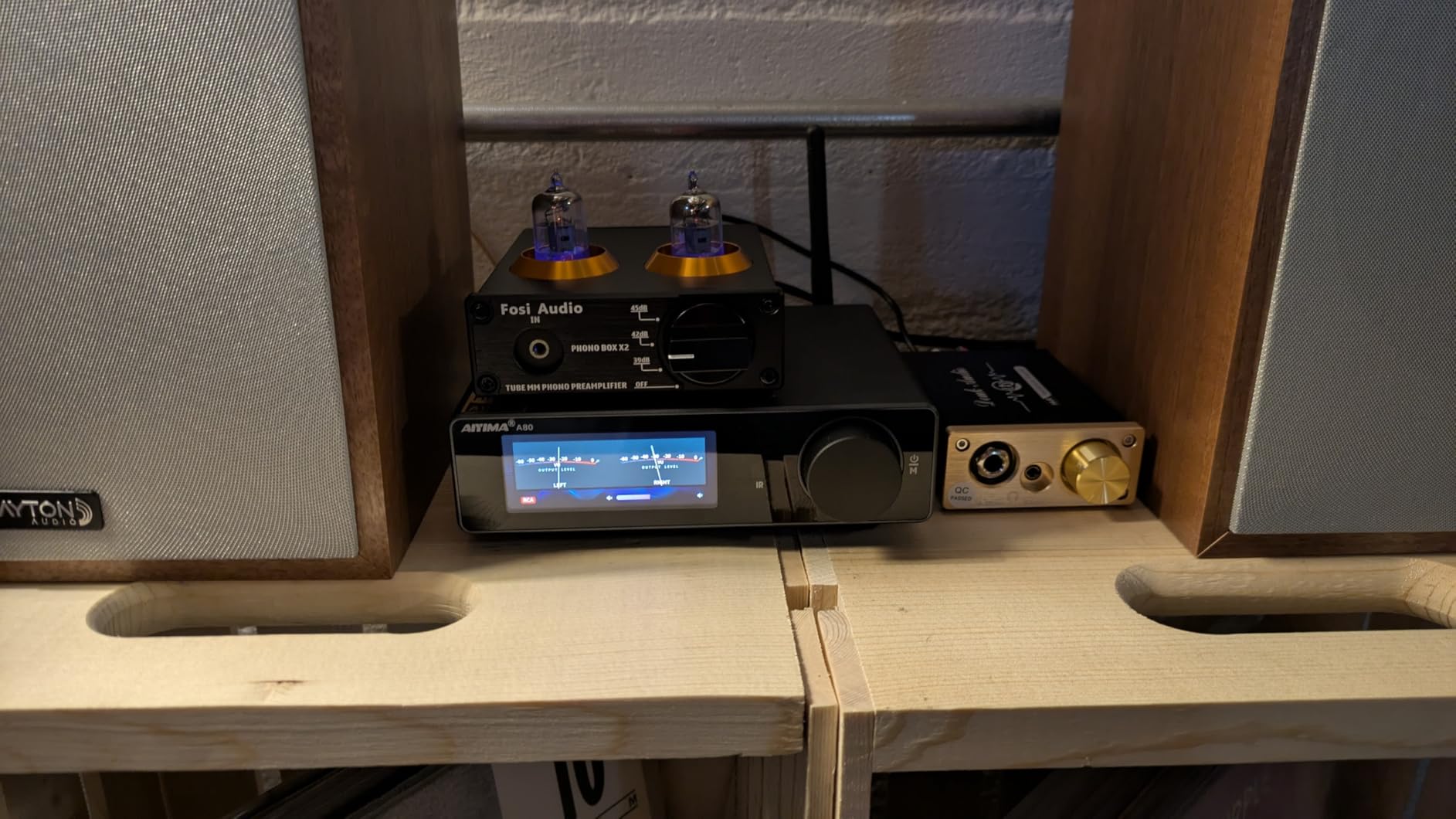 Fosi Audio Box X2 Phono Preamp, Mini Stereo Audio Hi-Fi Preamplifier with Gain Gear, Pre-Amplifier for MM Turntable Phonograph and Record Player, with DC 12V Power Supply customer photo 2
