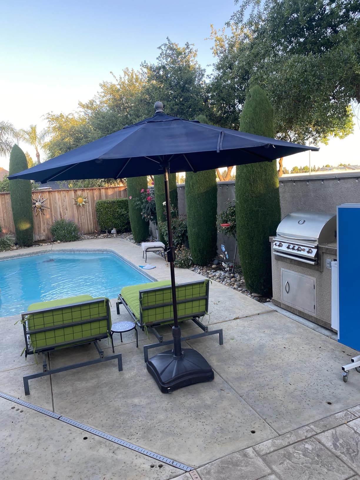 EliteShade USA 10-Year-Non-Fading 9Ft Market Patio Umbrella, UPF 50+ UV Protection Performance Sun Umbrella, Heavy Duty Commercial Grade Outdoor Table Umbrella with Crank & Tilt, Windproof Vented Top for Garden, Pool, Deck and Outdoor Playsets, Heather Beige customer photo 2