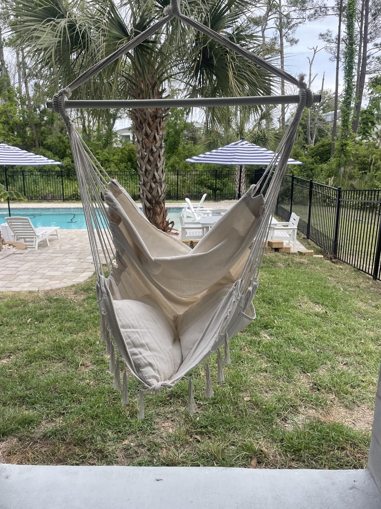 Y-STOP Hammock Chair Hanging Rope Swing, Max 500 Lbs, 2 Cushions Included, Large Macrame Hanging Chair with Pocket, Cotton Weave for Superior Comfort, Durability (Dark Grey) customer photo 2