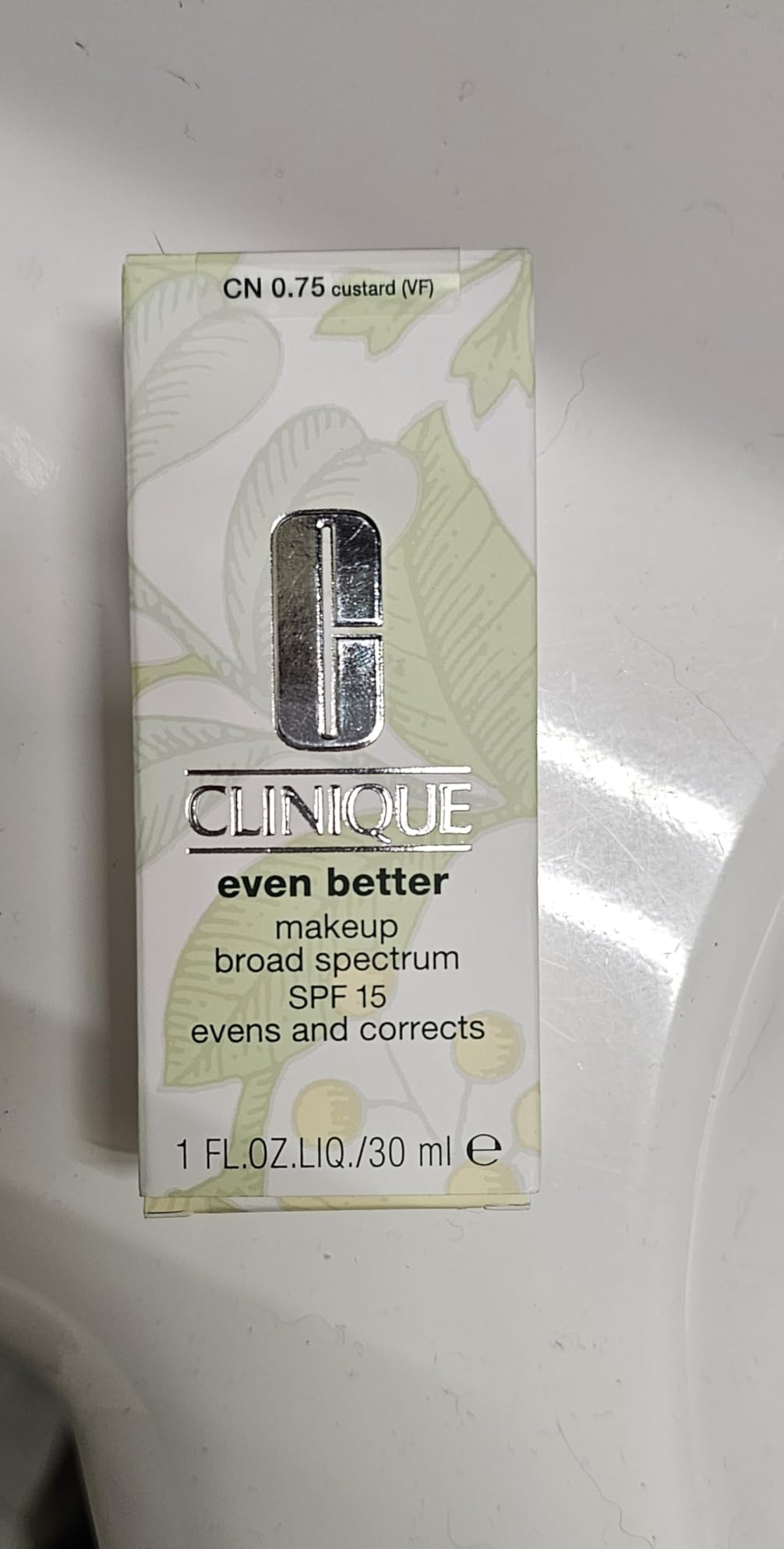 Clinique Even Better Makeup Liquid Foundation SPF 15 With Vitamin C For Dry + Oily Combination Skin Types | Medium Coverage + Natural Finish | Evens Skin Tone + Reduces Dark Spots customer photo 2
