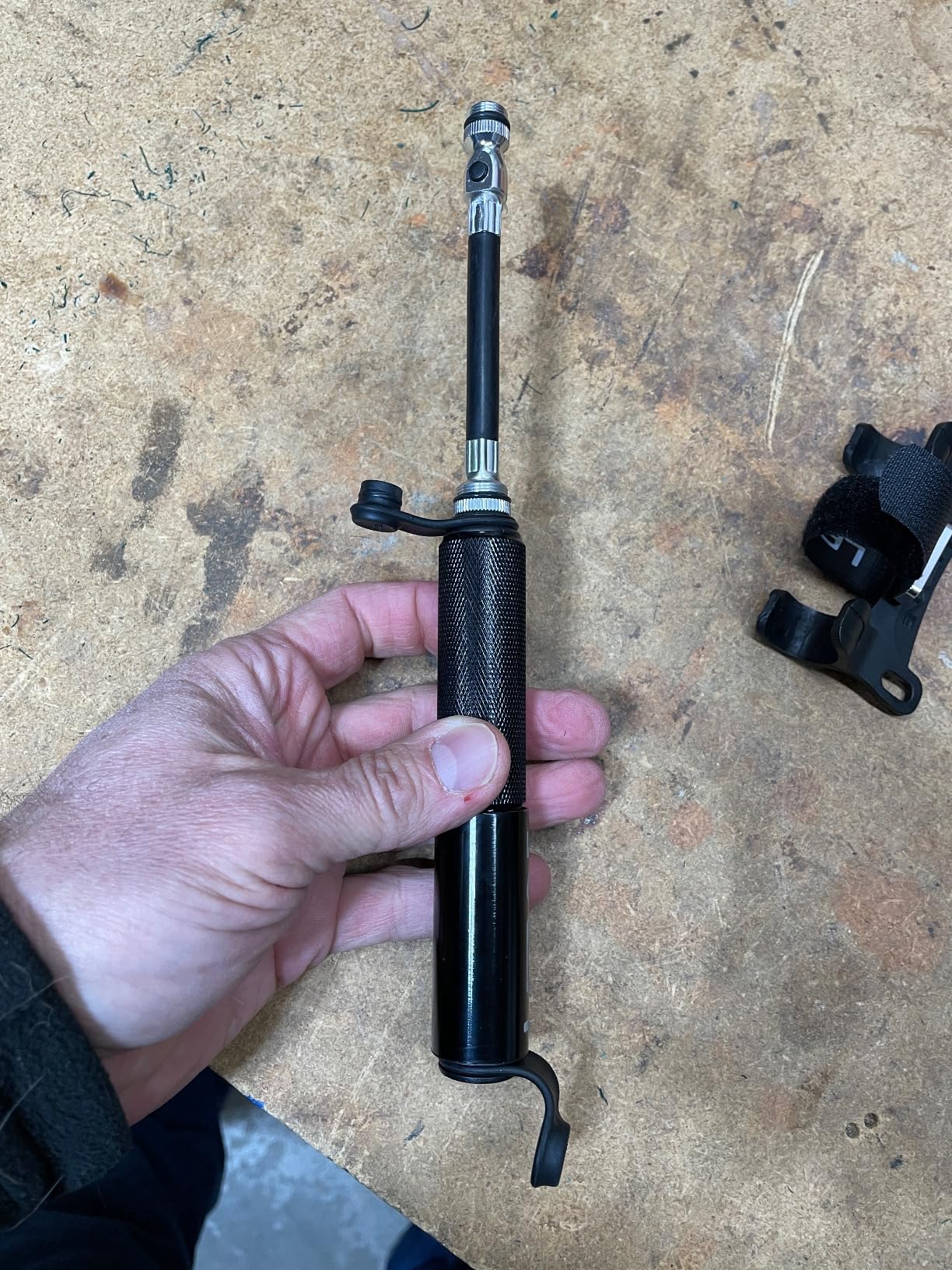 LEZYNE Pocket Drive HP Compact Bike Hand Pump, Pump-Only & Loaded Kit Options | 160 PSI High Pressure Mini Bicycle Pump, ABS Flex Hose, Presta & Schrader Compatible, CNC Aluminum, Mount Included customer photo 1