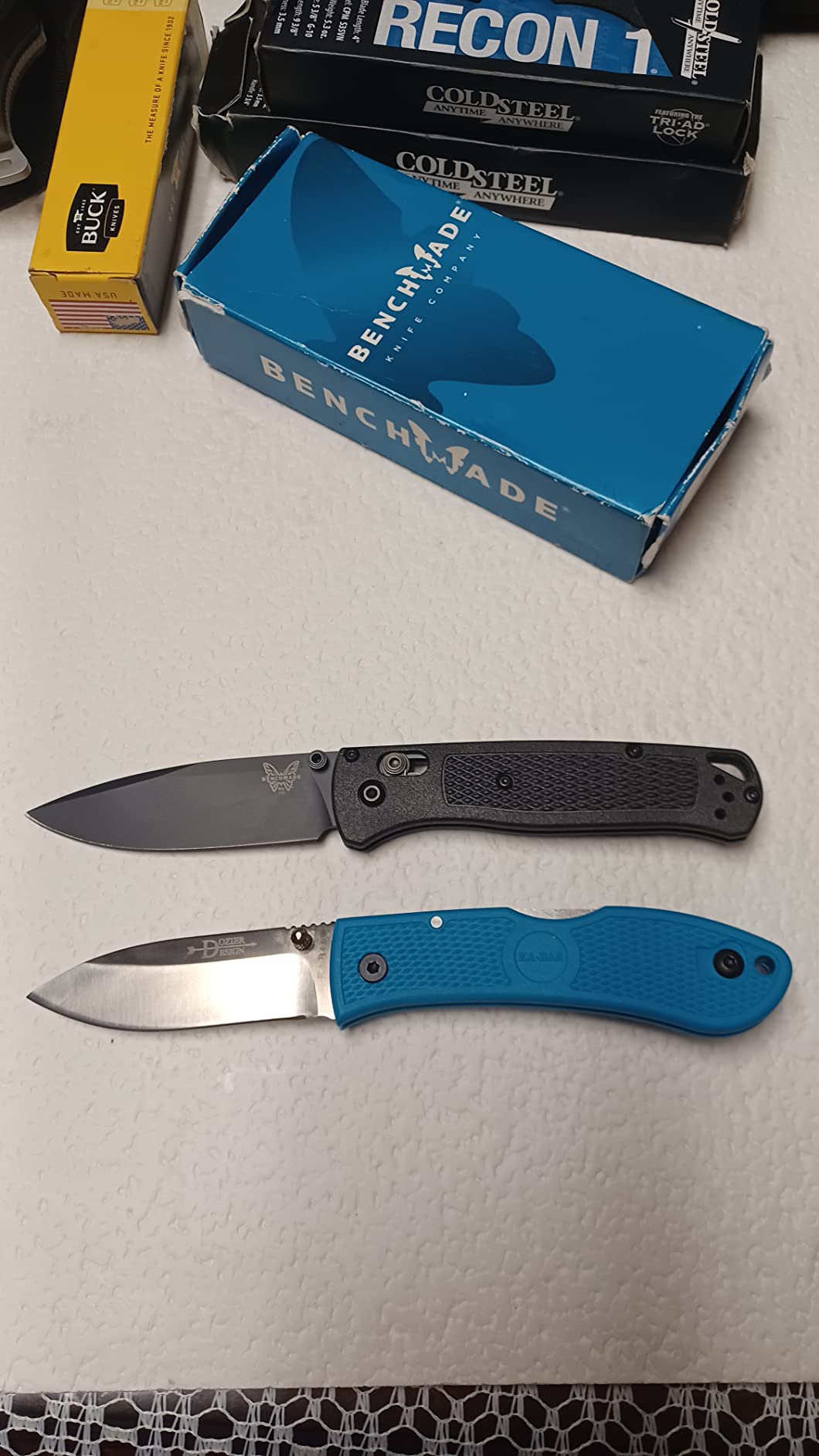 Benchmade Bugout Outdoor EDC Folding Knife, Slim, Lightweight, Drop-Point Blade, Carbon Fiber (535BK-2) customer photo 2