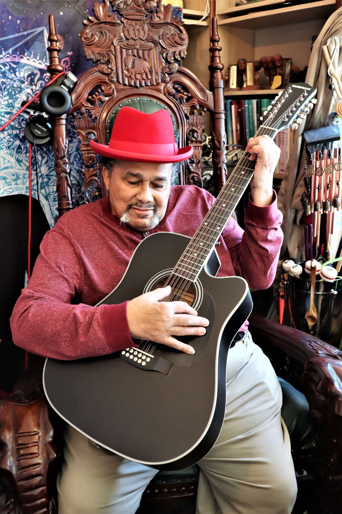 12 String Acoustic Guitar Cutaway,Adjustable Truss Rod Full Size Bundle with Gig Bag,Tuner,Strings,Strap, Picks, Black By Janerock customer photo 1