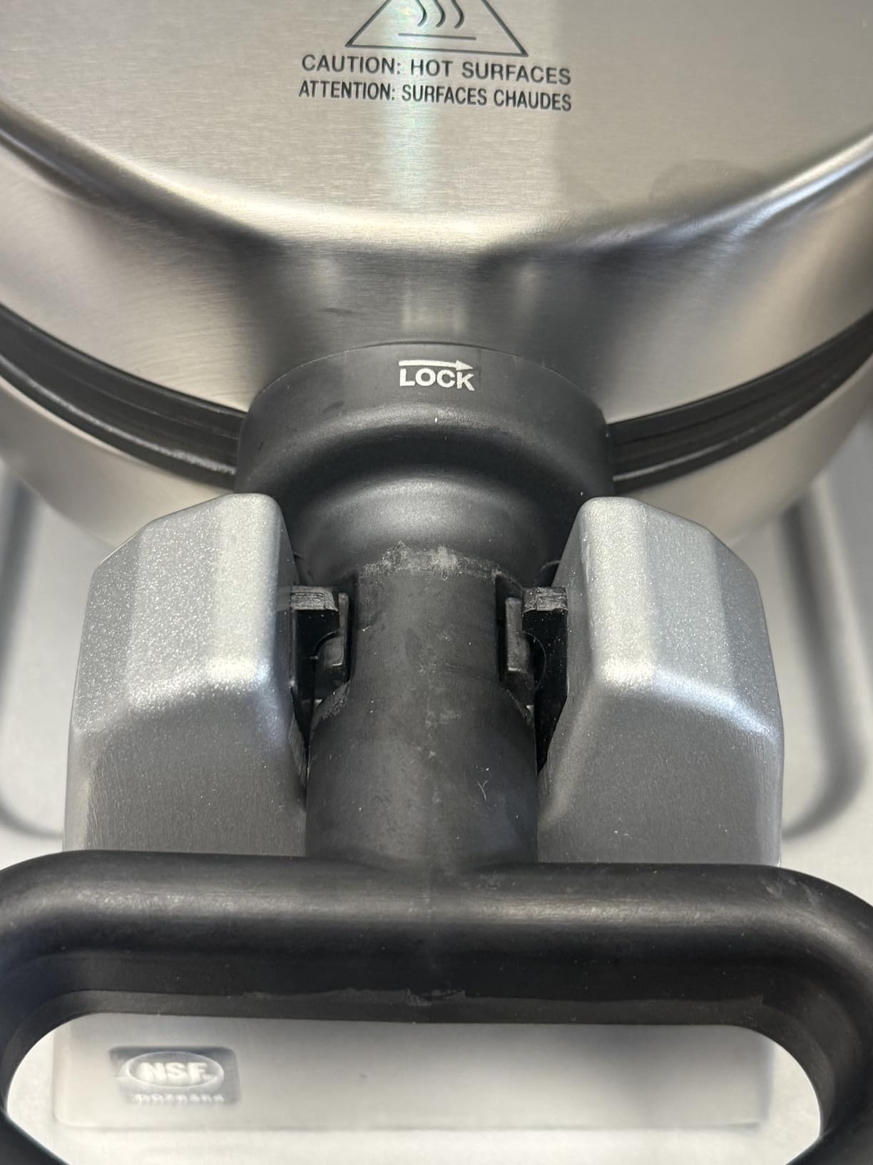 Waring Commercial WW180X Heavy Duty Single Belgian Waffle Maker, Coated Non Stick Cooking Plates, Produces 25 waffles per hour, 120V, 1200W, 5-15 Phase Plug, Silver, 12.5 x 17.88 x 10.5 inches customer photo 2