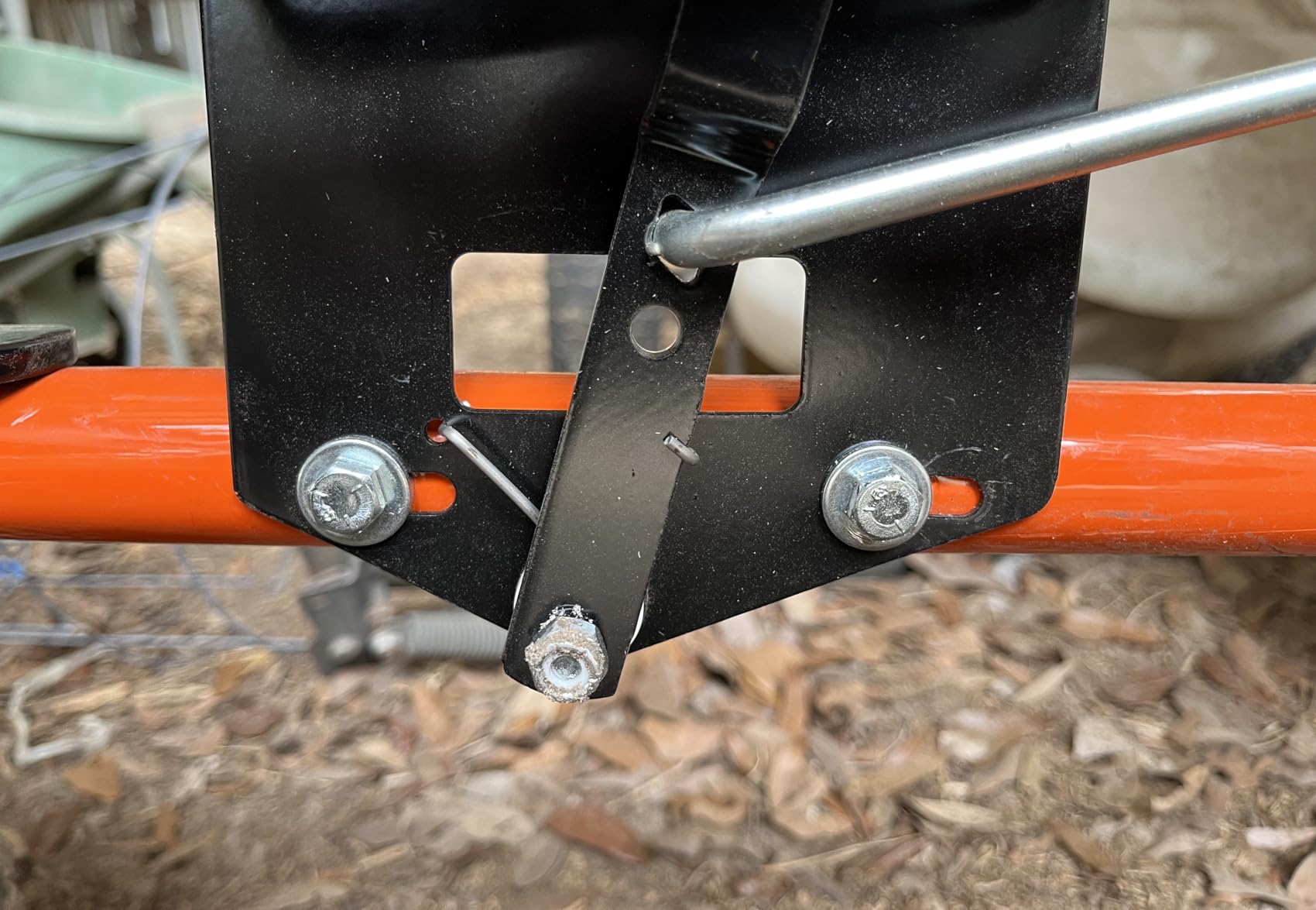 Agri-Fab 45-0547 185 lb. Tow-Behind Lawn & Garden Broadcast Spreader, Easy to use Flow Control from Seat of Riding Lawn Mower customer photo 1
