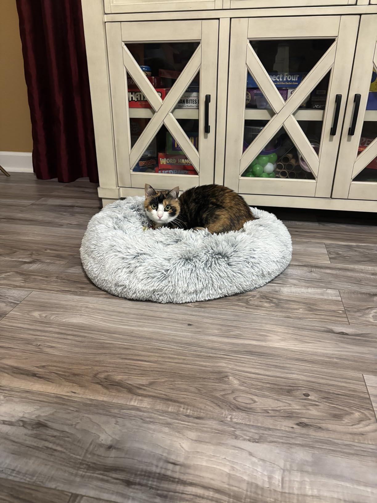 Love's cabin Calming Cat Bed for Indoor Cats, Anti-Anxiety Donut Round Dog Bed, Fluffy Faux Fur Washable Pet Bed for Small Medium Dogs and Cats, Grey, 20in customer photo 1