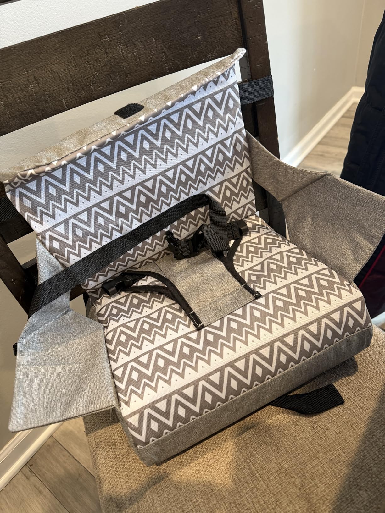Dreambaby Grab 'N Go Travel Booster Seat - Portable Toddler High Chair for Dining (6M-3Y) with Storage & Shoulder Strap customer photo 2