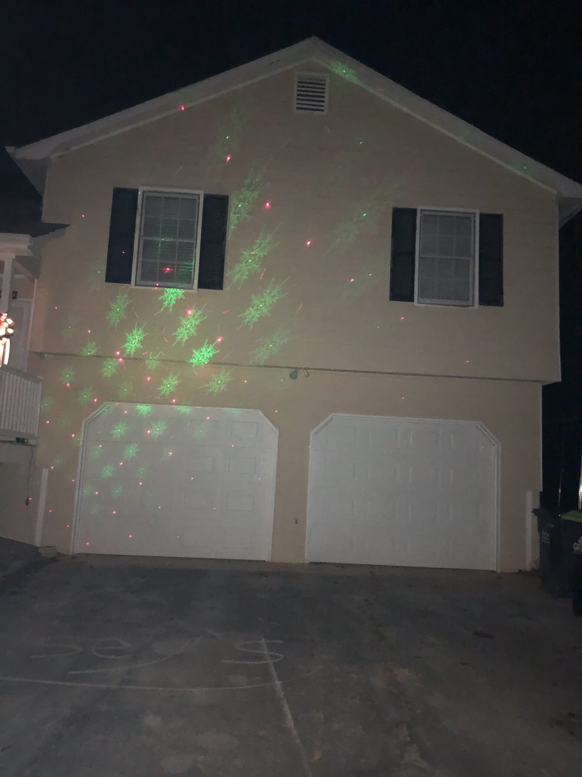 Christmas Laser Lights Outdoors Decoration Projector Light Waterproof LED Star Show for Xmas Decor House Home Yard Garden Patio Wall Indoor, Red and Green with Wireless Remote customer photo 1