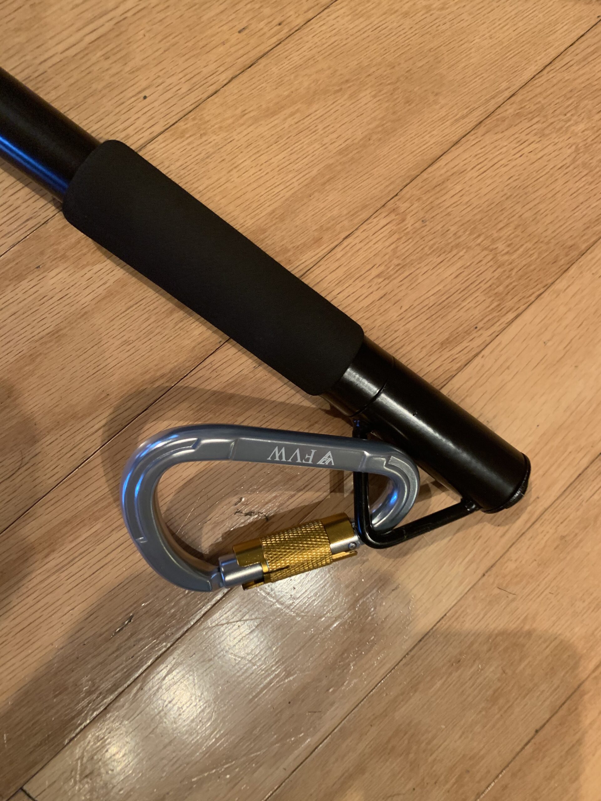 FVW Auto Locking Rock Climbing Carabiner Clips, Professional 25KN (5620 lbs) Heavy Duty Caribeaners for Rappelling Swing Rescue & Gym etc, Large D-Shaped Carabiners customer photo 1