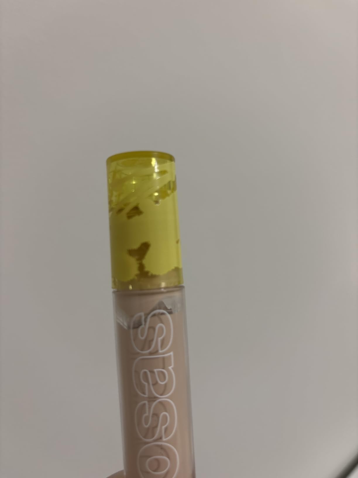 Kosas Revealer Concealer - Medium Coverage Hydrating Under Eye & Face Concealer with Hyaluronic Acid, Tone 04 N customer photo 1