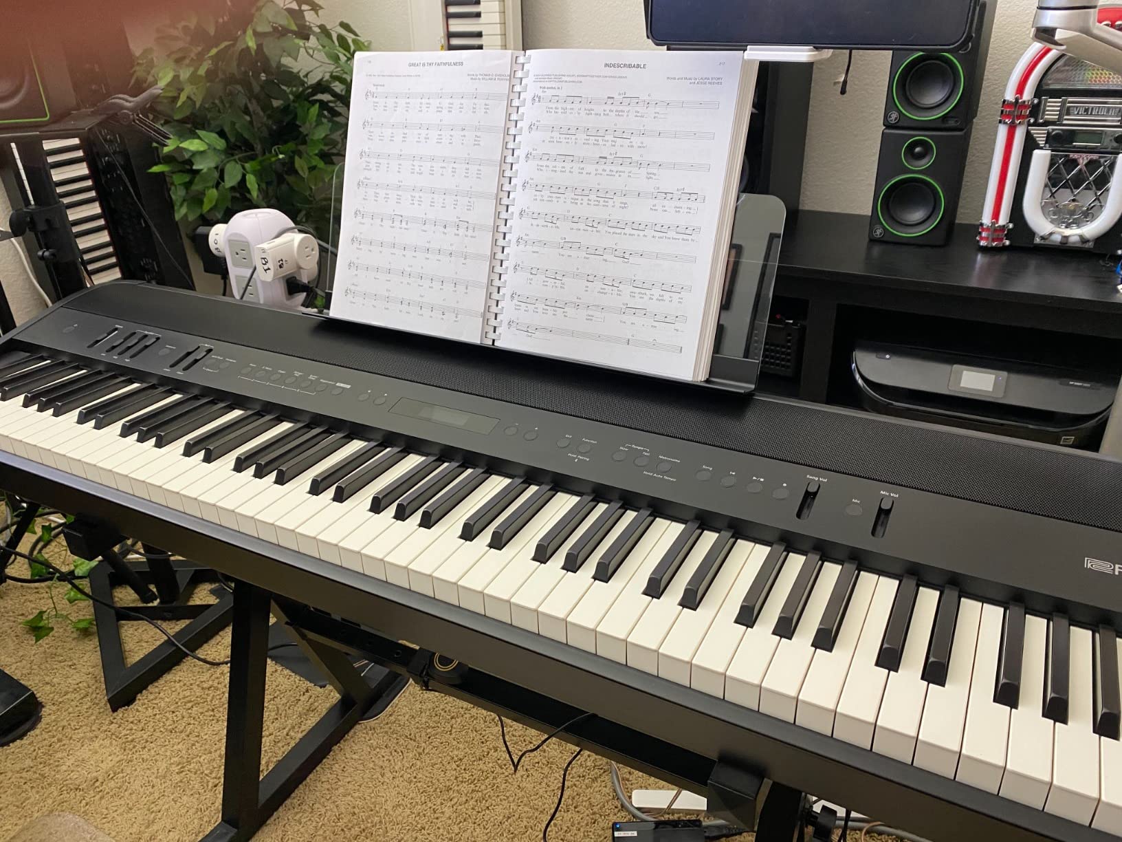 Roland FP-90X | Flagship Portable 88-Note Digital Piano | Immersive & Powerful 4 Speaker System | Bluetooth & MIDI Connectivity | Black customer photo 1
