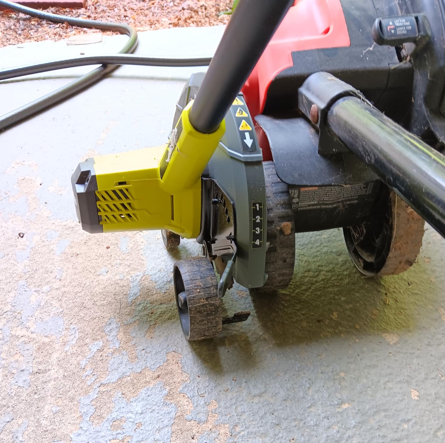 RYOBI 18V ONE+ Cordless 22cm Edger (Bare Tool) RY18EGA-0 customer photo 1