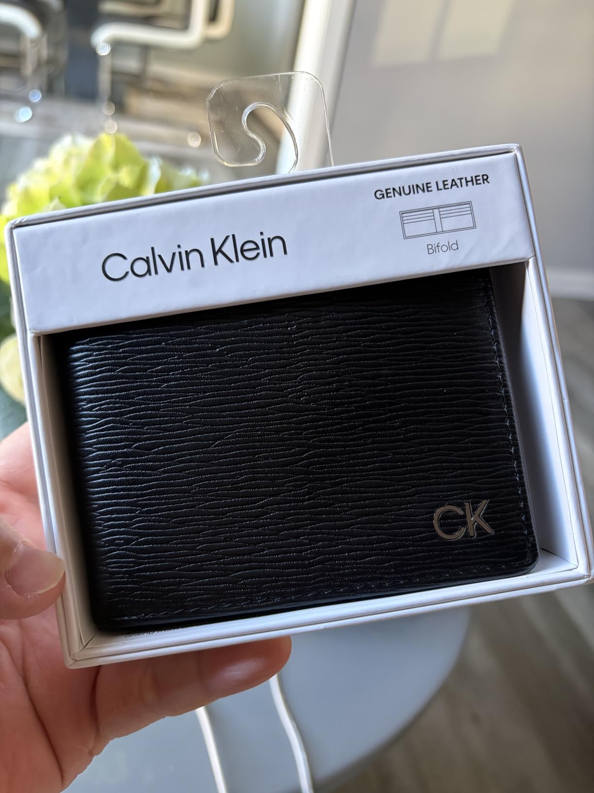 Calvin Klein Men's RFID Leather Minimalist Bifold Wallet with Multiple Card Slots and ID Window customer photo 2