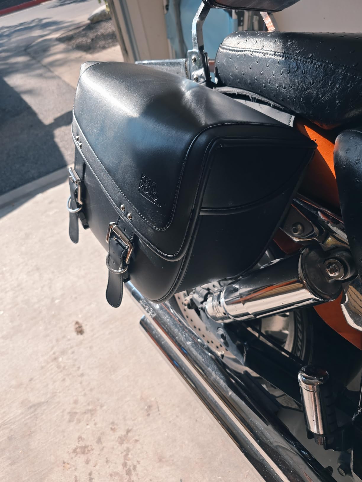 KEMIMOTO Motorcycle Saddlebags, 30L Large Capacity Saddle Bags Motorcycles, PU Leather Motorcycle Luggage Bag for Sportster Softail Dyna V-star Shadow, Universal Motorcycle Accessories, Black customer photo 1