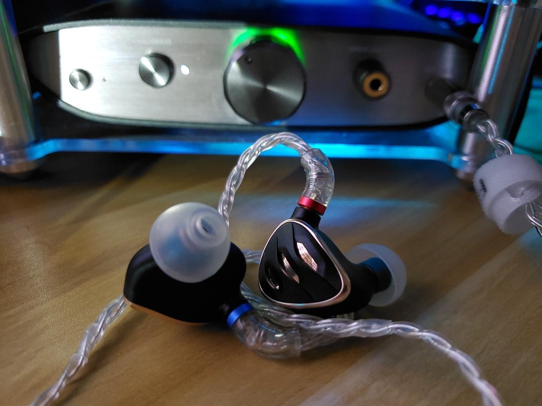 FIIO FH5s Hybrid in-Ear Monitors customer photo 1