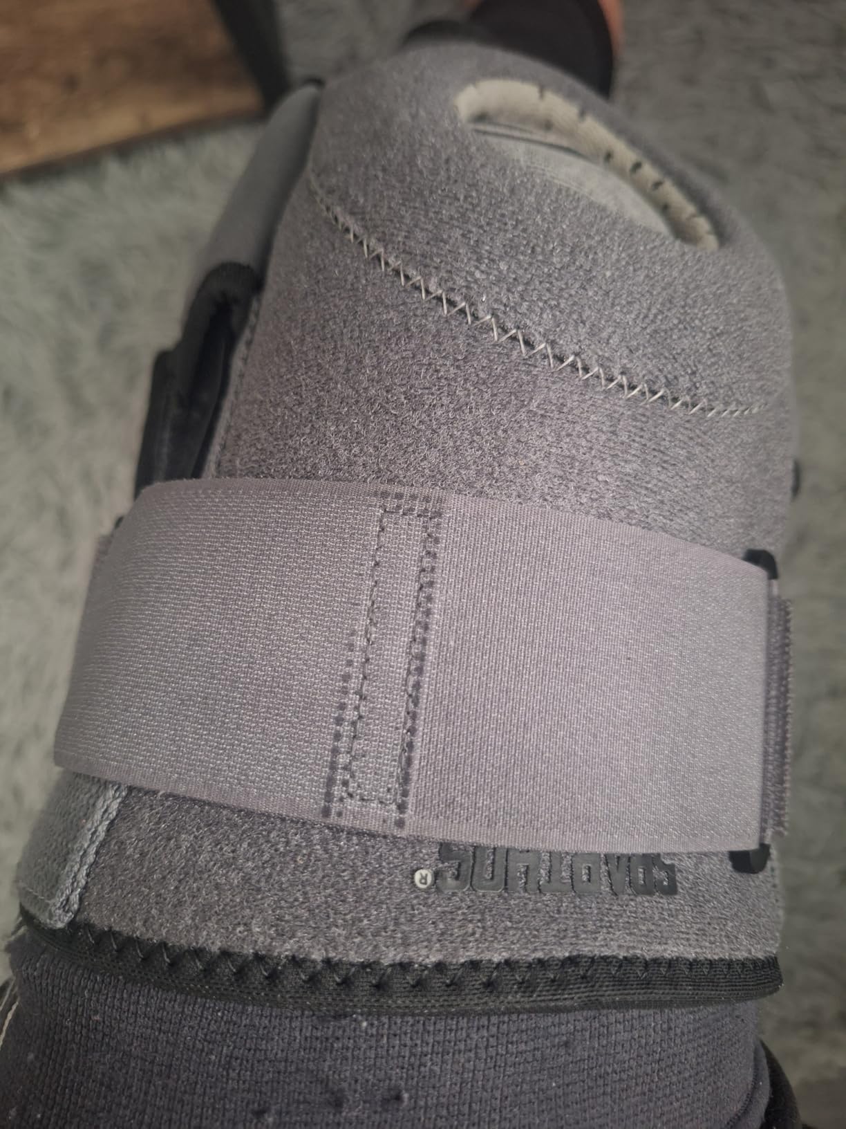 Sparthos Hinged Knee Brace - Relieves ACL, MCL, Meniscus Tear, Arthritis, Tendon Pain - Dual Metal Side Stabilizers - Support for Running, For Men and Women customer photo 1