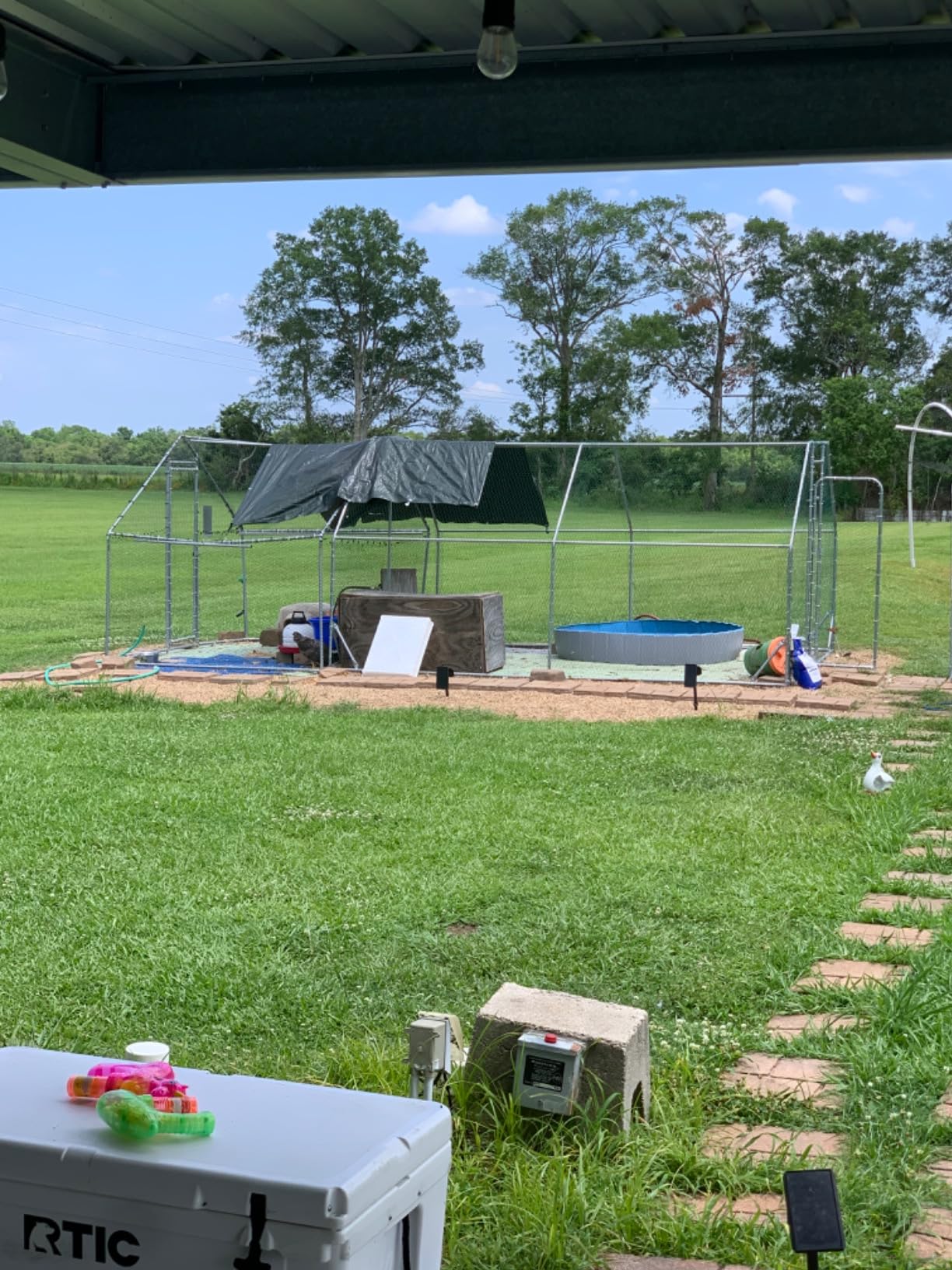 BOSSIN Large Metal Chicken Coop Bold Chicken Pen Outdoor, Poultry Cage Spire Shape, Heavy Duty Walk-in for Yard with Waterproof and Anti-UV Cover customer photo 1
