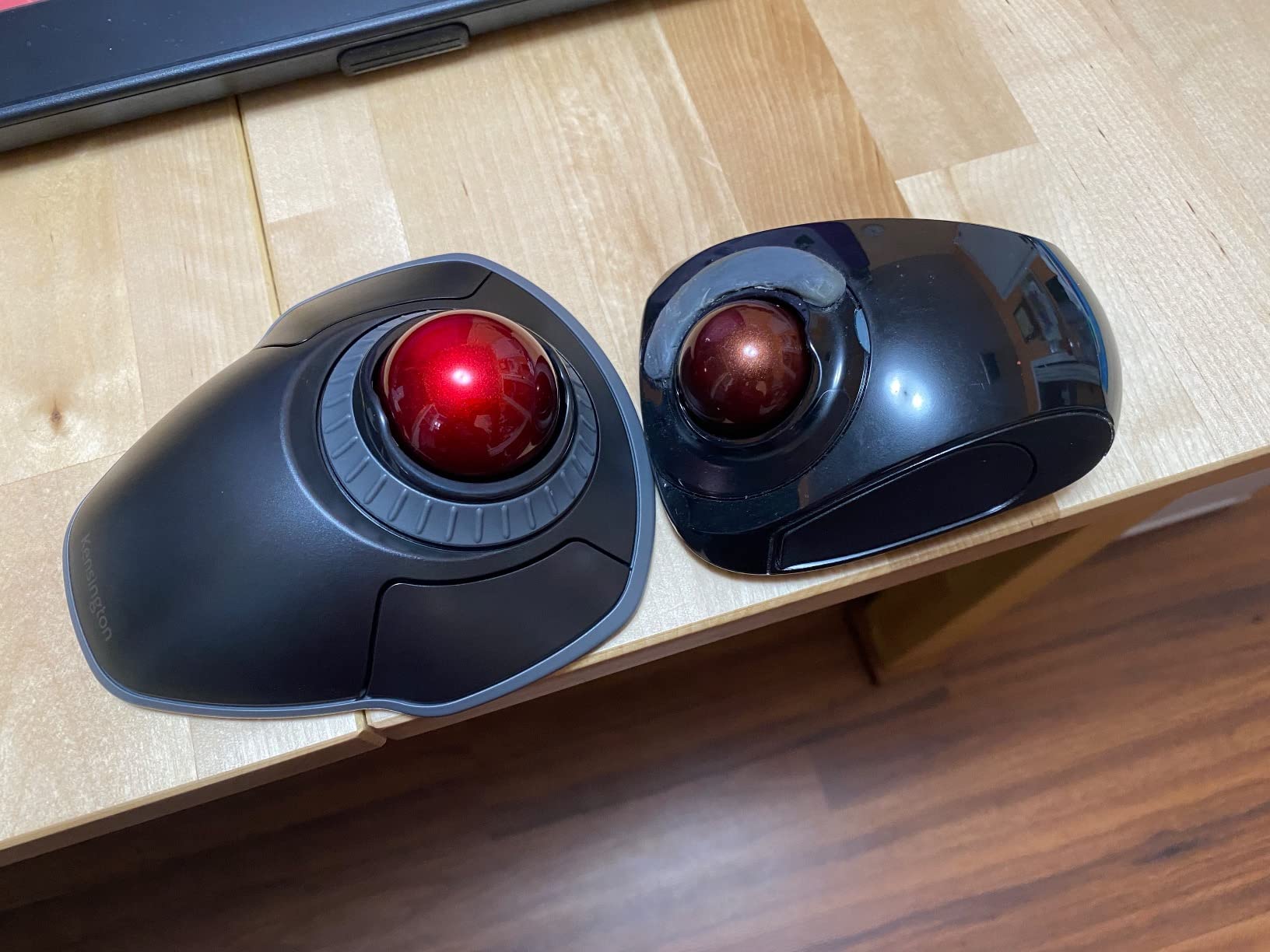 Kensington Orbit Wireless Trackball with Scroll Ring - Black-Red (K70990WW) customer photo 1