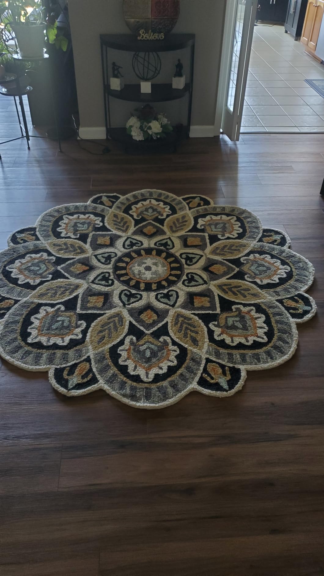 SAFAVIEH Novelty Collection 7' Round Ivory/Blue NOV604M Handmade Floral Premium Wool Entryway Foyer Living Room Bedroom Kitchen Area Rug customer photo 1