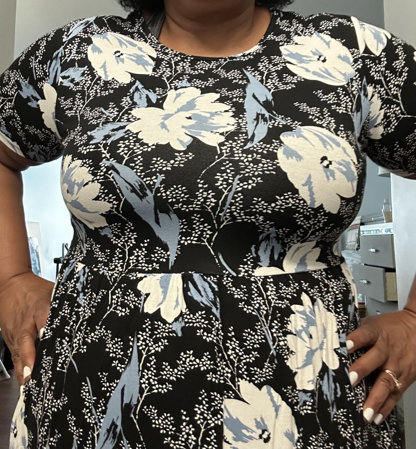 POSESHE Womens Plus Size Summer Dress 2026 Casual Short Sleeve Empire Waist Loose Fit Swing T-Shirt Dress with Pockets customer photo 1