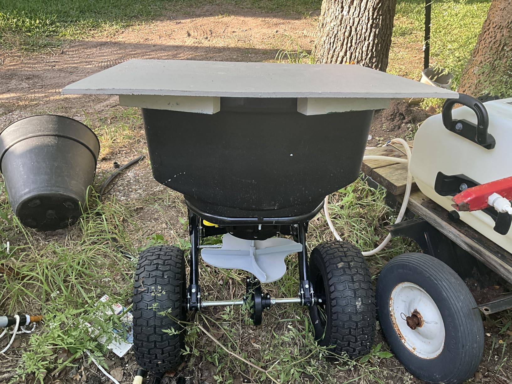 Chapin 8622B Tow & Pull Behind Broadcast Spreader, 150lbs Capacity, Auto-Stop Dual Impeller, Enclosed Bearings, Heavy-Duty Farm/ATV/UTV customer photo 1