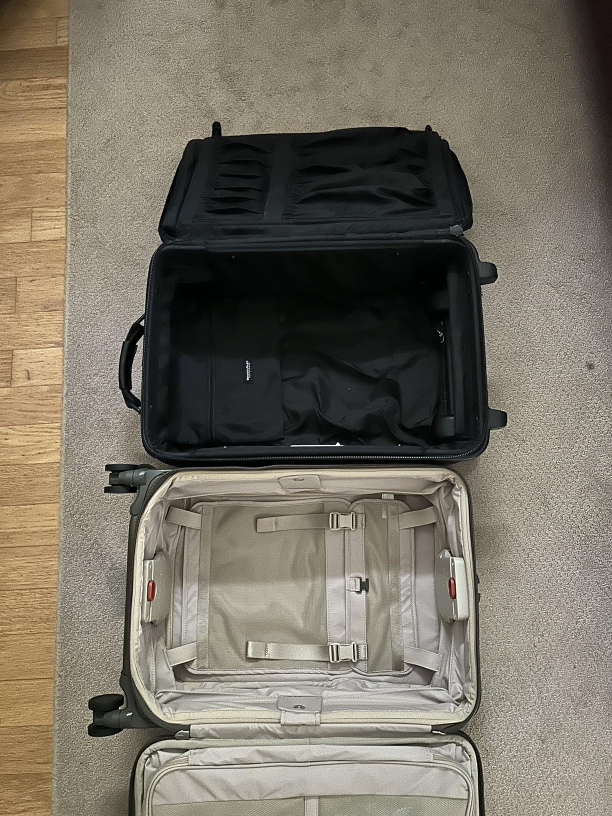 Briggs & Riley Baseline 26-Inch Medium Expandable Spinner Checked Luggage, Softside, Navy, Self-Repairing Zipper customer photo 1
