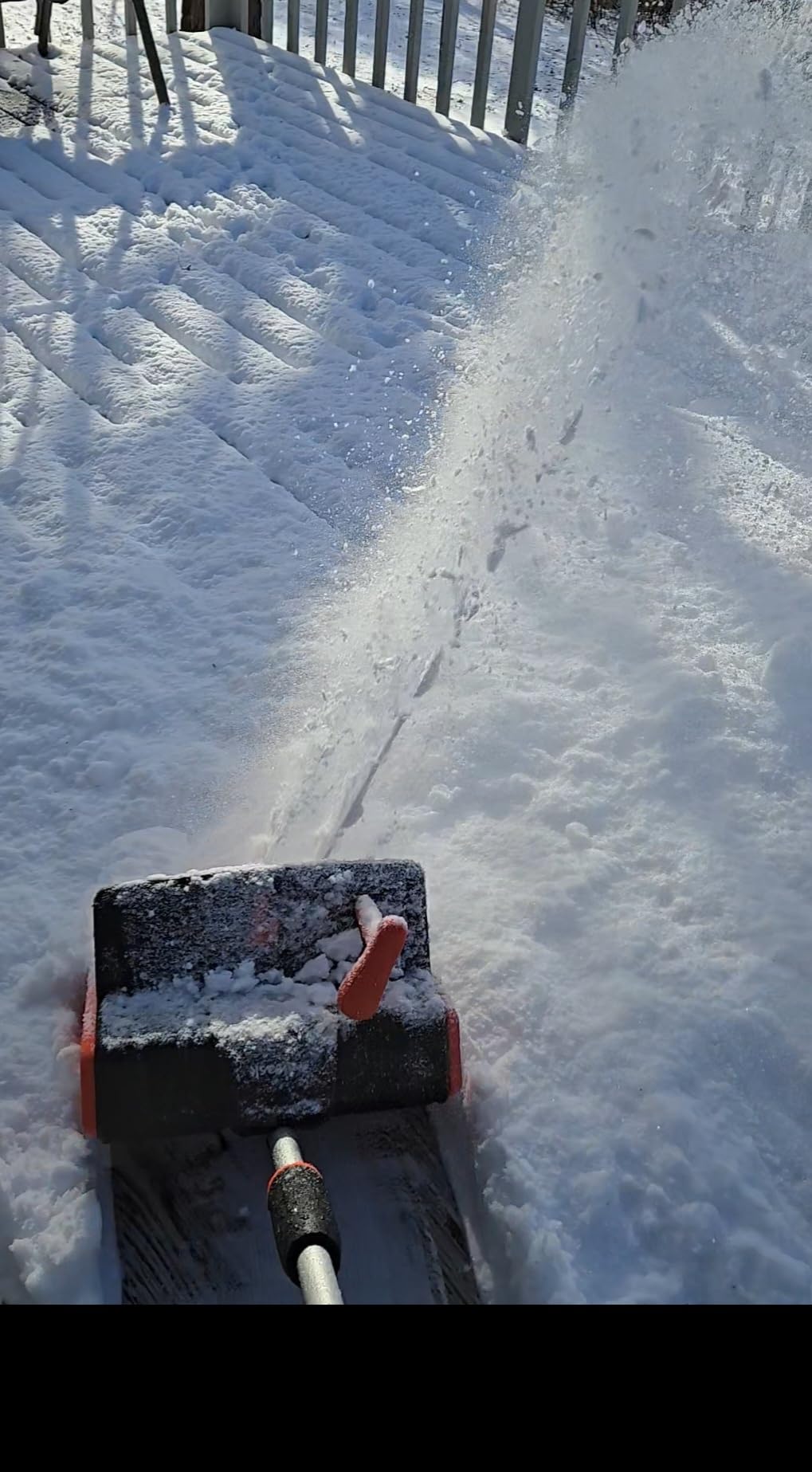 VOLTASK Cordless Snow Shovel, 24V 13-Inch 4-Ah Cordless Snow Blower with Directional Plate & Adjustable Front Handle (Battery & Charger Included) customer photo 2