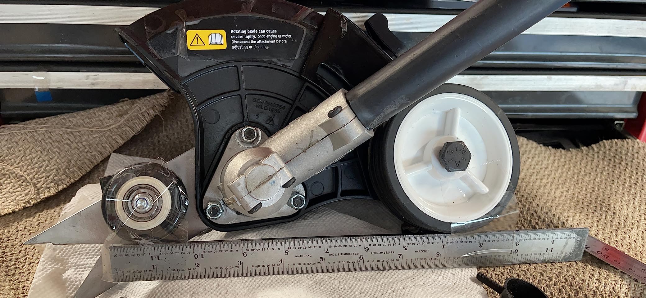 Dewalt 41AD27SE539 27cc Gas Straight Stick Edger with Attachment Capability customer photo 1