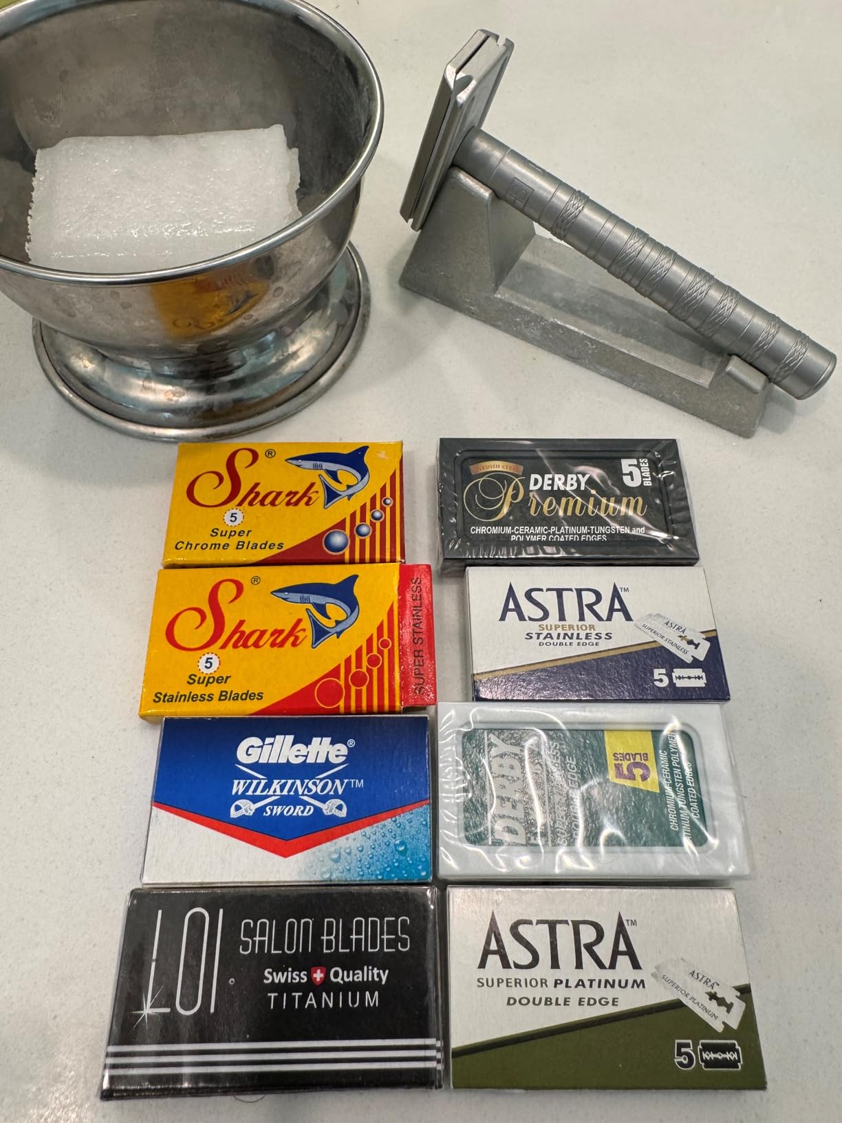 Henson Shaving Razor - Aluminum Double Edge Safety Razor with 5 Spare Blades - 30° Angled Precision With Superior Blade Rigidity customer photo 1