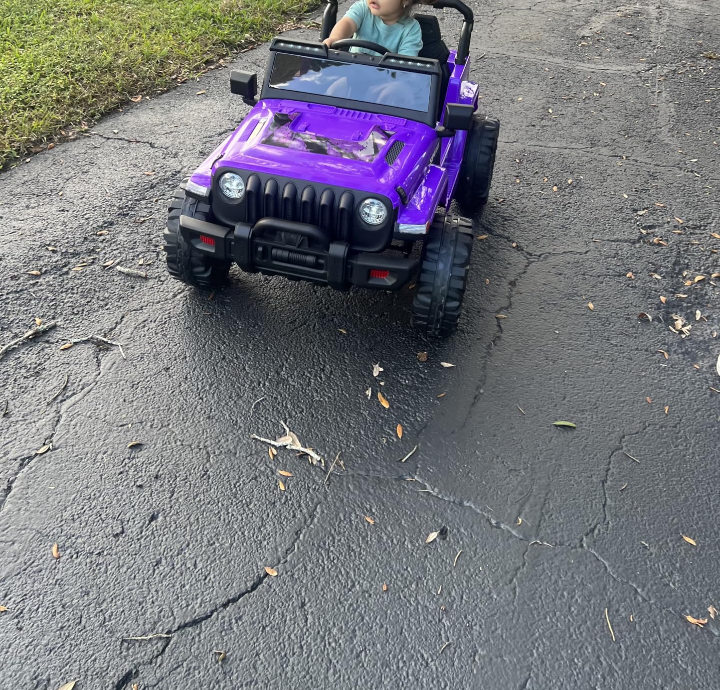 INFANS Kids Ride on Car Truck with 2.4G Remote Control, 12V Battery Powered Electric Cars for Kids w/3 Speeds, Battery Display, LED Lights, Safety Belt, Music & Horn, Bluetooth/FM/USB (Purple) customer photo 1