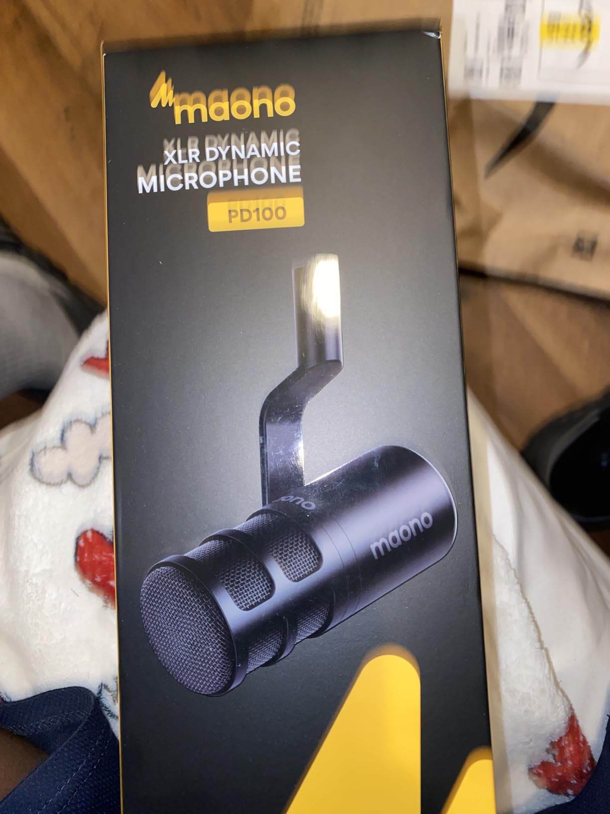 MAONO XLR Podcast Microphone, Cardioid Studio Dynamic Mic for Vocal Recording, Streaming, Voice-Over, Voice Isolation Technology, Metal Mic, Works for Audio Interface, Mixer, Sound Card-PD100 customer photo 1