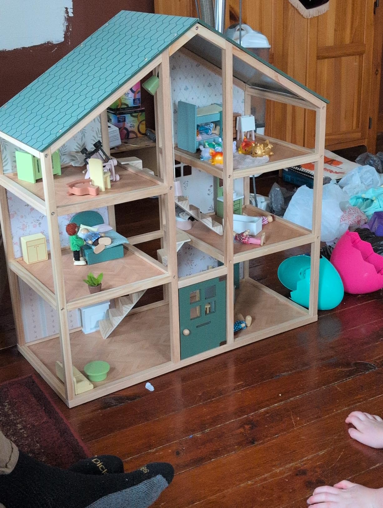 Tiny Land Wooden Dollhouse for Girls - 6 Rooms Wooden Doll House, DIY Pretend Doll House with 31Pcs Furniture Accessories, Creative Gift for Girl Ages 3+ customer photo 2