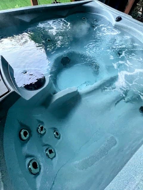 Bio Ouster 3in1 Weekly Hot Tub Cleaner, Conditioner, Clarifier - Hot Tub Chemicals for Standard & Inflatable Spas - Spa Chemicals for Crystal Clear & Sparkling Clean Water - Made in USA (4 Week Kit) customer photo 1