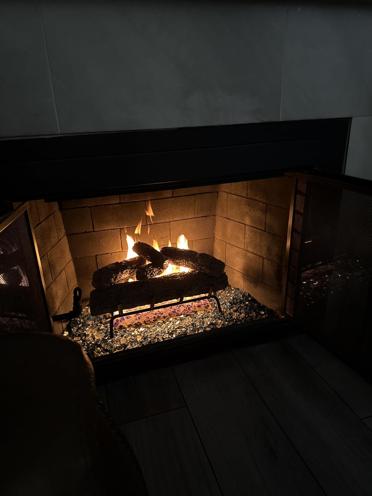 RealFyre 18 Inch Vented Gas Fireplace Logs Kit, Natural Gas Fire Logs Set with Ceramic Logs and Burner, High Heat Performance (18-Inch Live Oak [Ng] [Includes Gas Connection-Kit]) customer photo 2