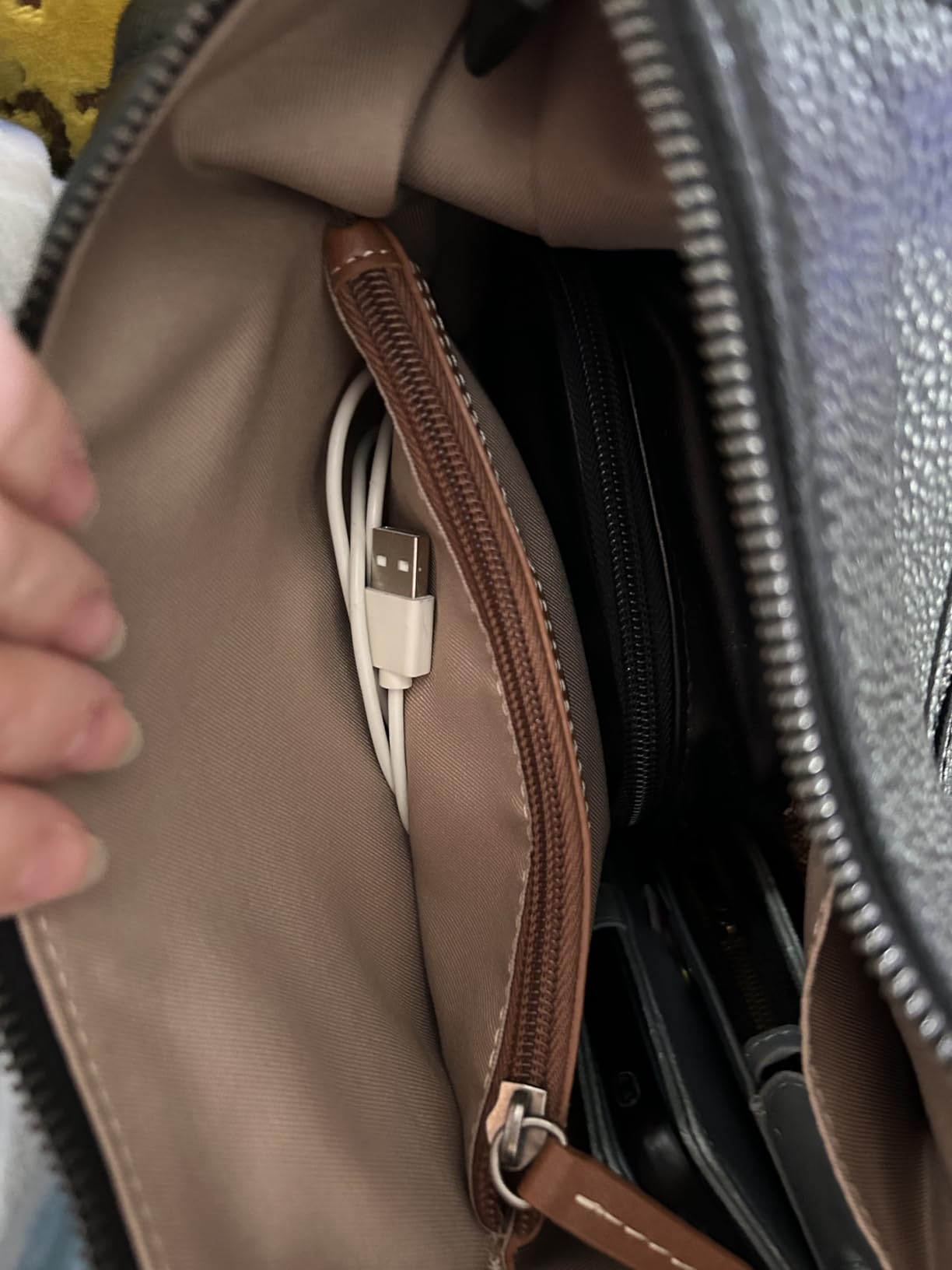 The Sak Sequoia Hobo Bag - Premium Large Leather Women's Handbag for Everyday & Travel - Durable Purse With Zipper Pocket customer photo 1
