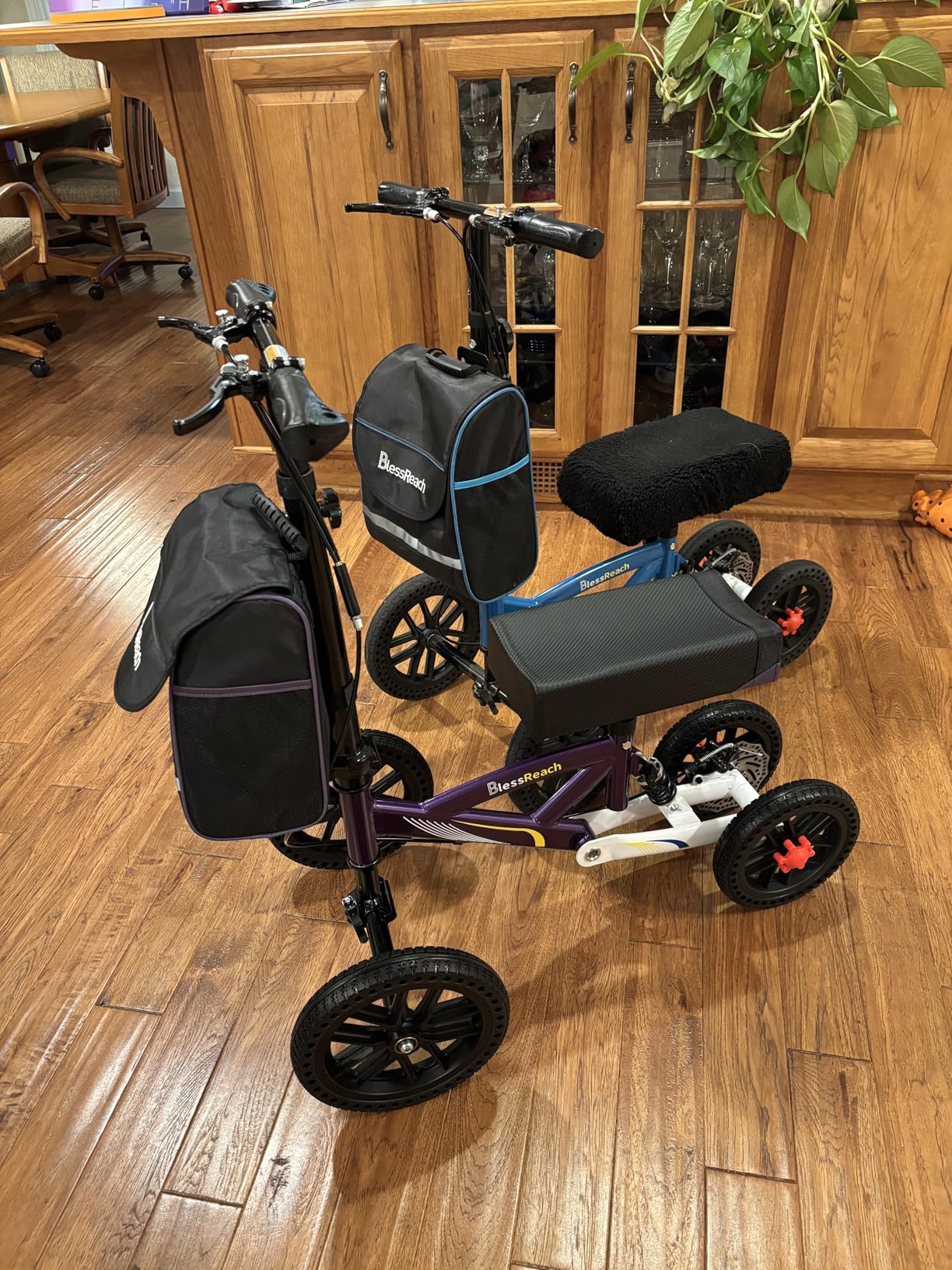 BlessReach Knee Scooter, All Terrain Foldable Knee Scooter Walker, Disc Brake Knee Walker for Foot Injuries Compact Crutches Alternative customer photo 1