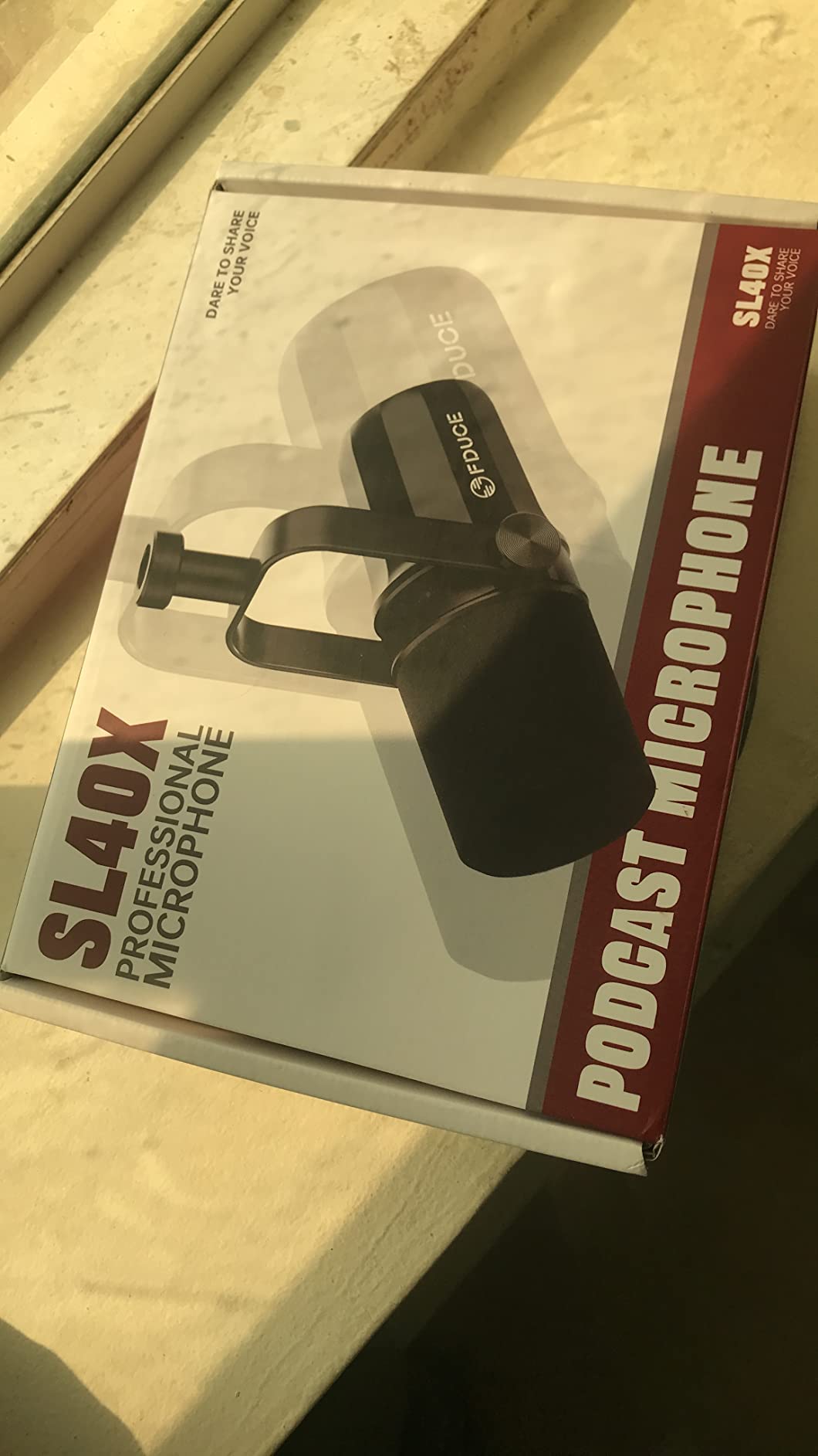 FDUCE XLR Dynamic Microphone for Vocal Recording, Podcasting, Gaming, Live Streaming&Broadcasting, All Metal Cardioid Mic, Voice-Isolating Technology SL40X customer photo 2