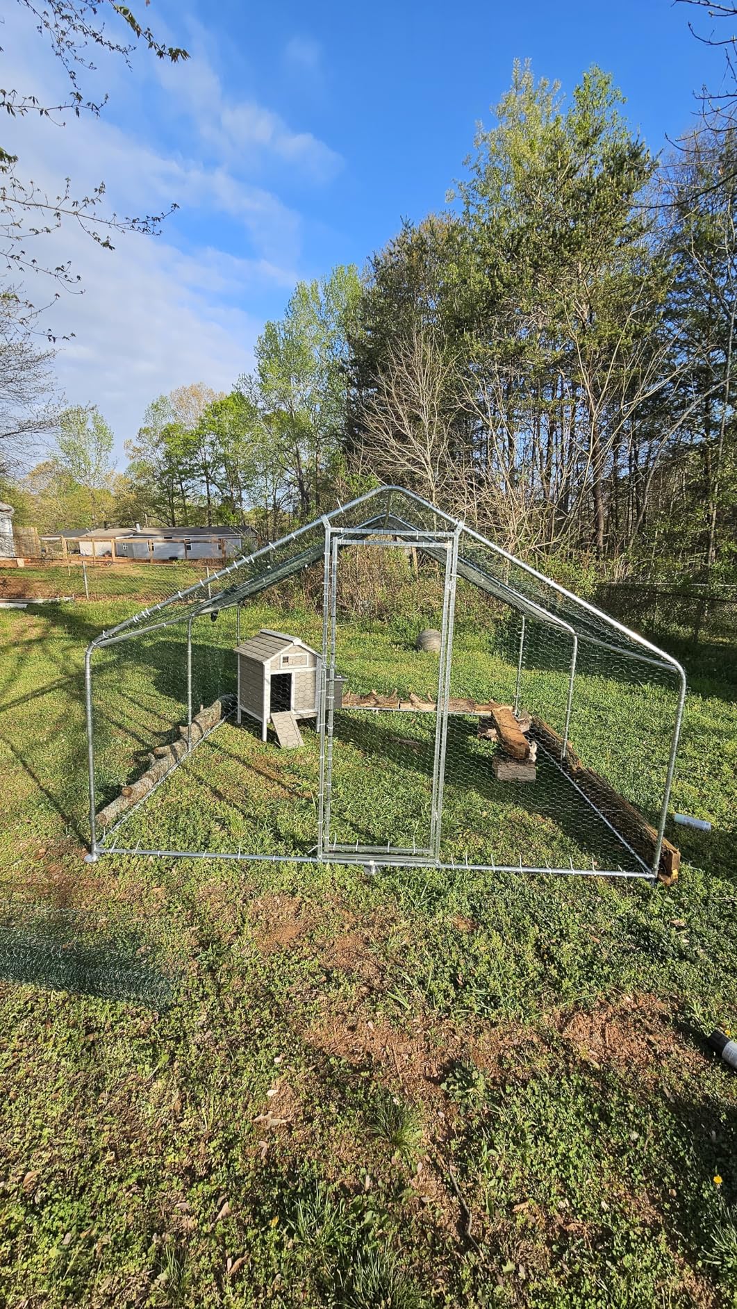 Chicken Coop Large Metal Chicken Coops Designed for Multiple Chickens with Waterproof and Anti-UV Cover,Premium Walk-in Poultry Cage Chicken House for Outdoor Farm Use(19.5'Lx9.8'Wx6.5'H) customer photo 1