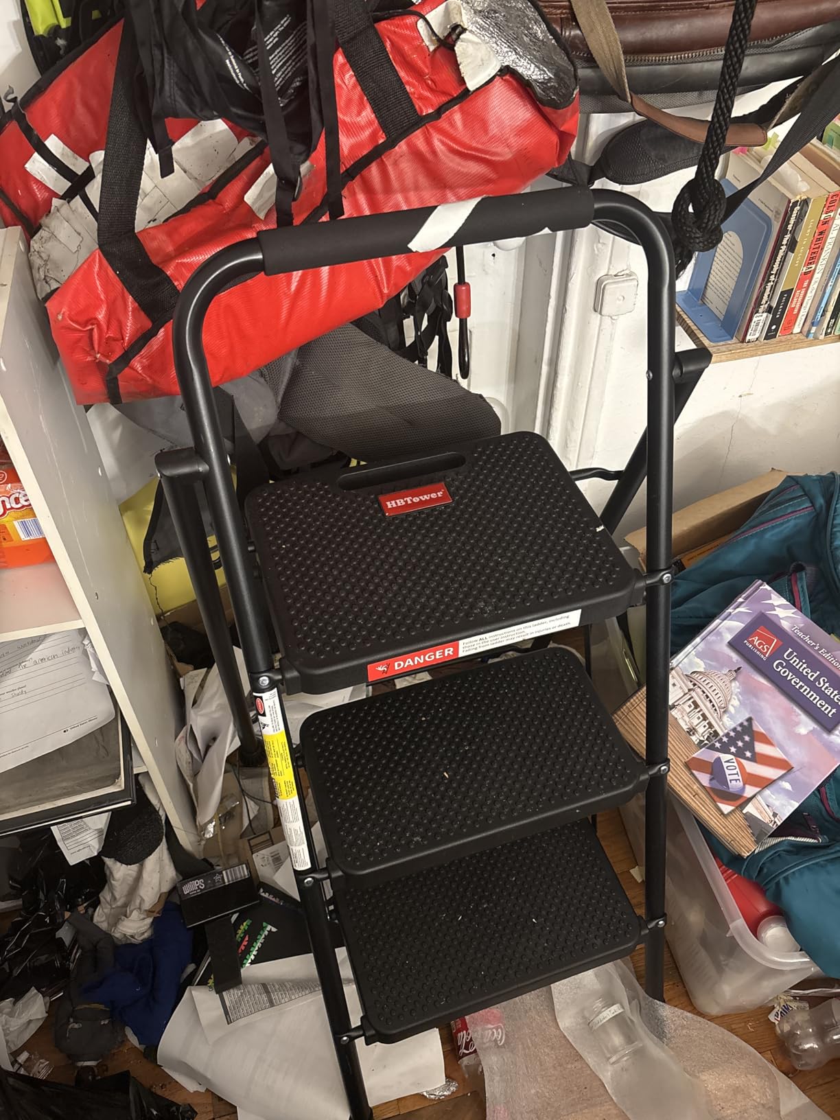HBTower 5 Step Ladder, Folding Step Stool with Wide Anti-Slip Pedal, Tool Tray & Handrails, 330lbs Capacity for Home and Kitchen, Black customer photo 1