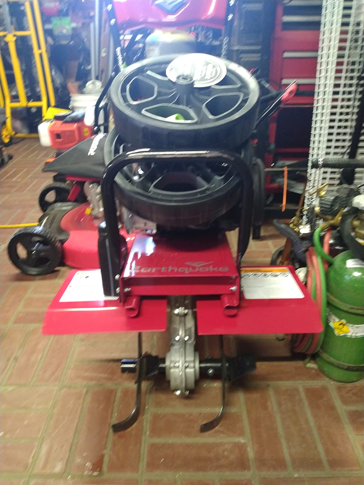 Earthquake Badger Front Tine Tiller, Powerful 160cc 4-Cycle Viper Engine, Two-Position Wheel Assembly, Adjustable Tilling Width Up to 21 Inches, Model: 41080, Red/Black customer photo 1
