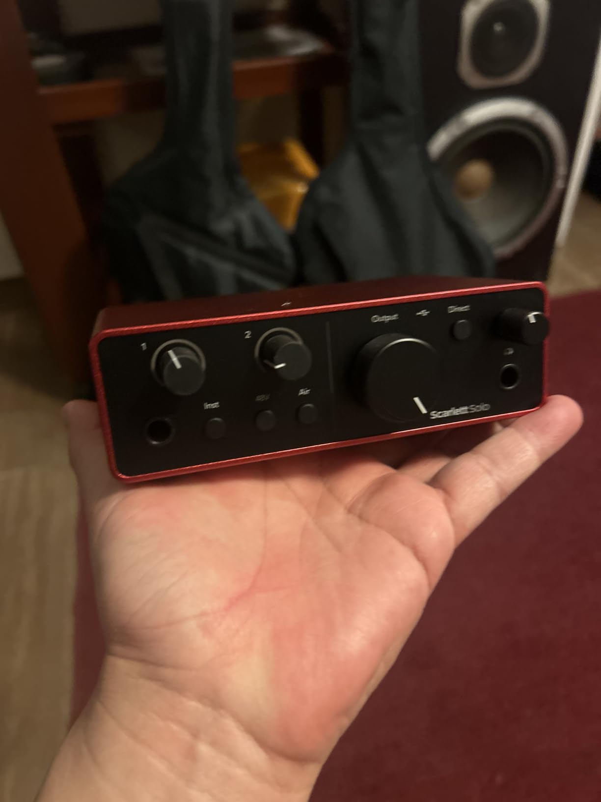 Focusrite Scarlett Solo 4th Gen USB Audio Interface, for the Guitarist, Vocalist, or Producer - High-Fidelity, Studio Quality Recording, and All the Software You Need to Record customer photo 2