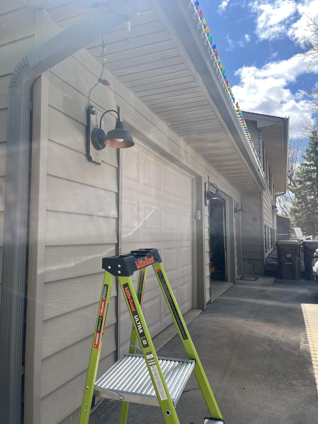 Little Giant Ultra Step Ladder with XL Platform, 3-Step Lightweight Foldable Non-Conductive Fiberglass, 300 Lbs. Capacity Type IA customer photo 2