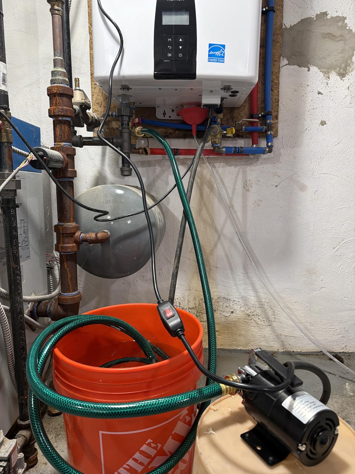 Water Transfer Pump, 115V 1/10HP Electric Utility Pump with On/Off Switch 2 * 6 ft Water Hoses Kit for Removing Water from Garden Pools Aquariums Hot Tub Draining 1/8'' Low Suction for Rain Barrel customer photo 1