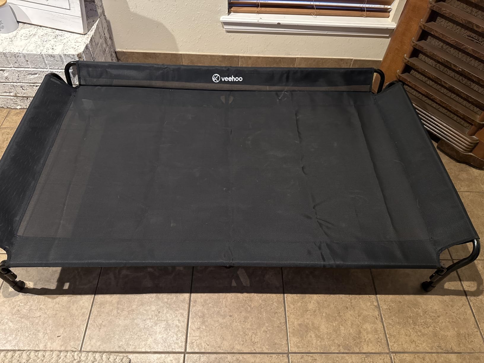 Veehoo Cooling Elevated Dog Bed, Raised Pet Cot with Guardrail & Slope Headrest, Durable & Breathable Teslin Mesh, Non-Slip Feet, Washable Dog Sofa Bed for Indoor & Outdoor, Large 47