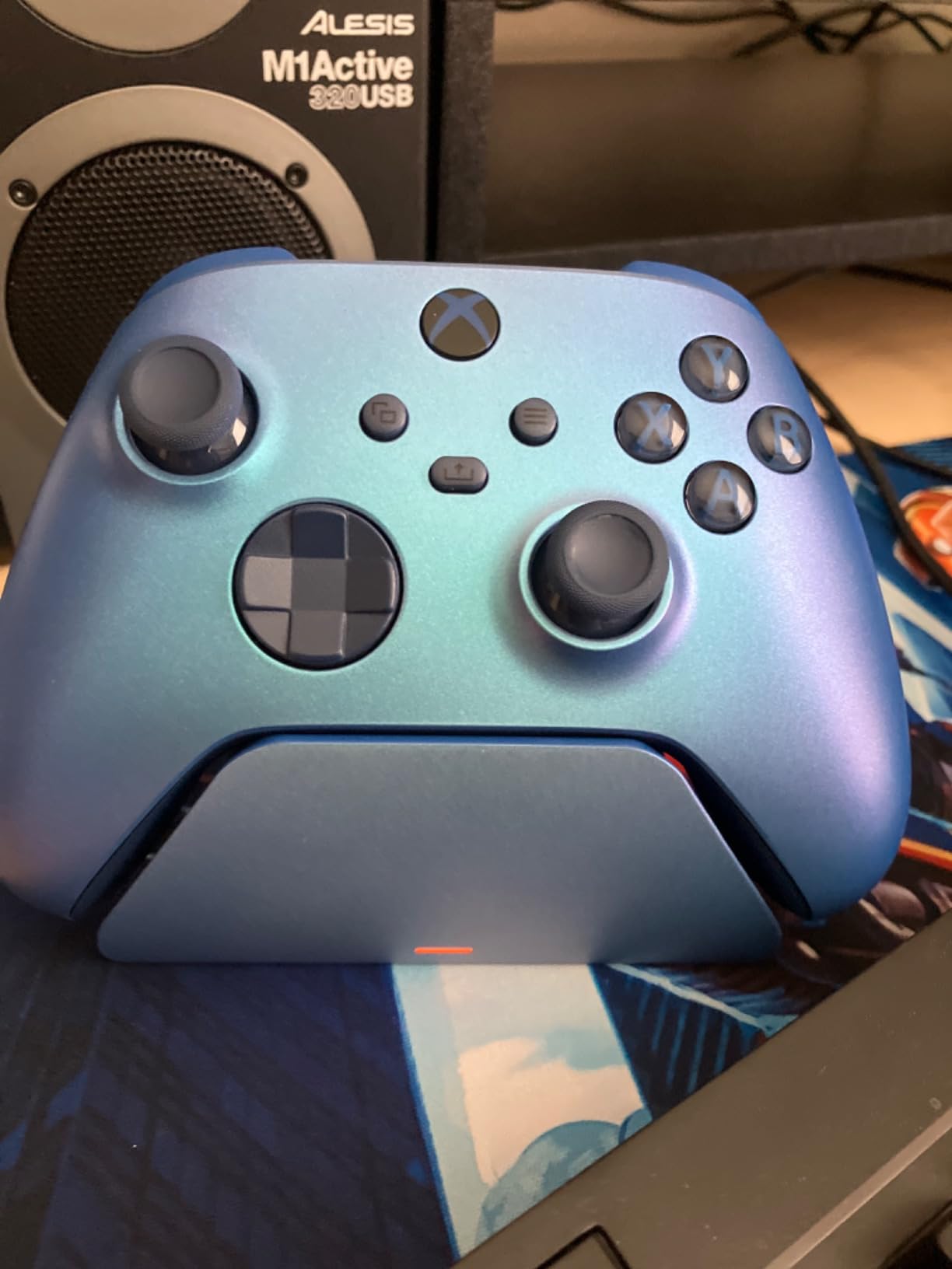 Razer Universal Quick Charging Stand for Xbox Series X|S: Magnetic Secure Charging - Perfectly Matches Xbox Wireless Controllers - USB Powered - Aqua Shift (Controller Sold Separately) customer photo 2
