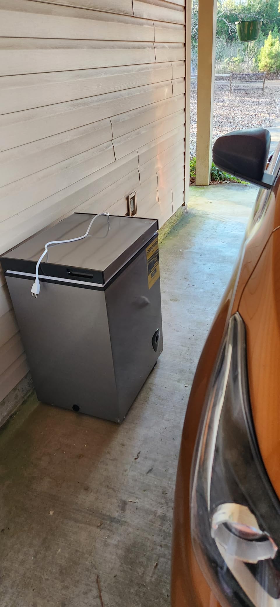 LifePlus Chest Freezer 4.2 Cubic Feet with Removable Storage Basket, Deep Freezer 7 Adjustable Temperature, Energy Saving, Super Quiet for Garage, Office, Kitchen, or Apartment customer photo 2