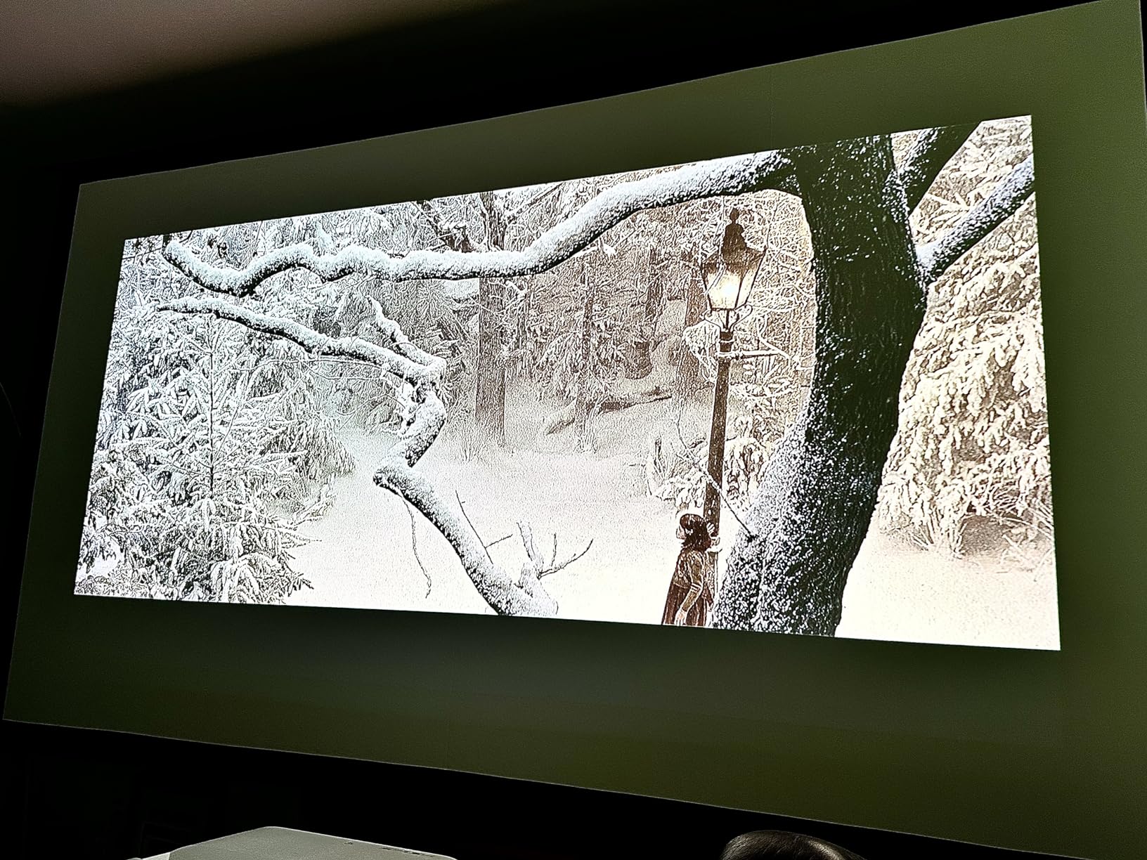 Epson EpiqVision Ultra LS650 Short Throw 3-Chip 3LCD Smart Streaming Laser Projector 4K PRO-UHD, HDR, 3600 Lumens, up to 120